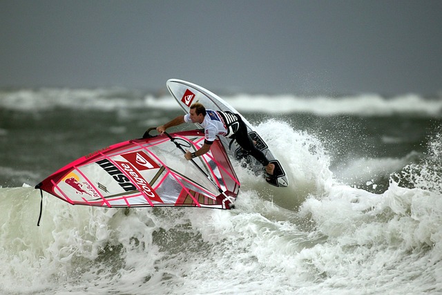 navegando por aguas y tomando riesgos wind surf